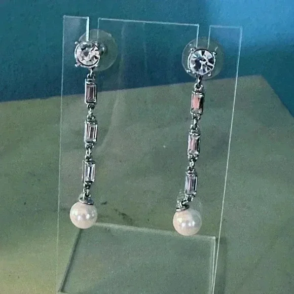 Gorgeous Dressy Rhinestone & Pearl Drop Earrings - Picture 1 of 2